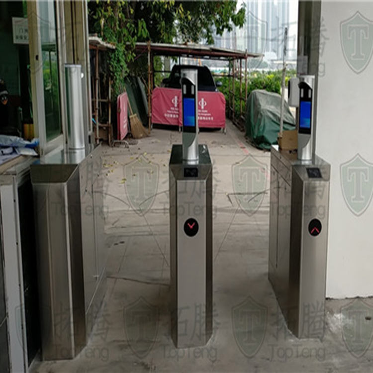 廣州廣船工地車牌識(shí)別和人行翼閘